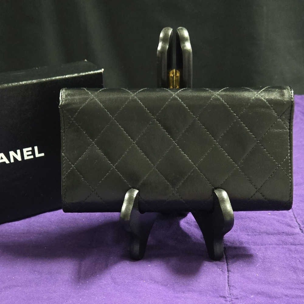 CHANEL CAMBON SILVER CC QUILTED LAMBSKIN WALLET - Picture 2 of 16